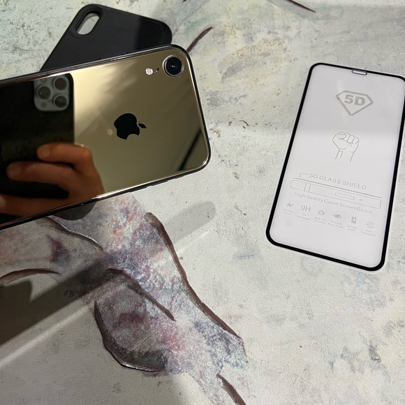 Apple iPhone XR Factory Unlocked 64 GB Black & Gold Mirror Back Glass - Picture 7 of 10